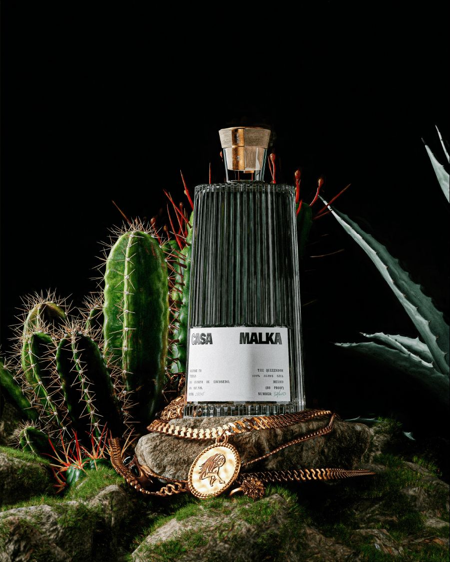 Casa Malka Tequila avec son packaging en verre premium